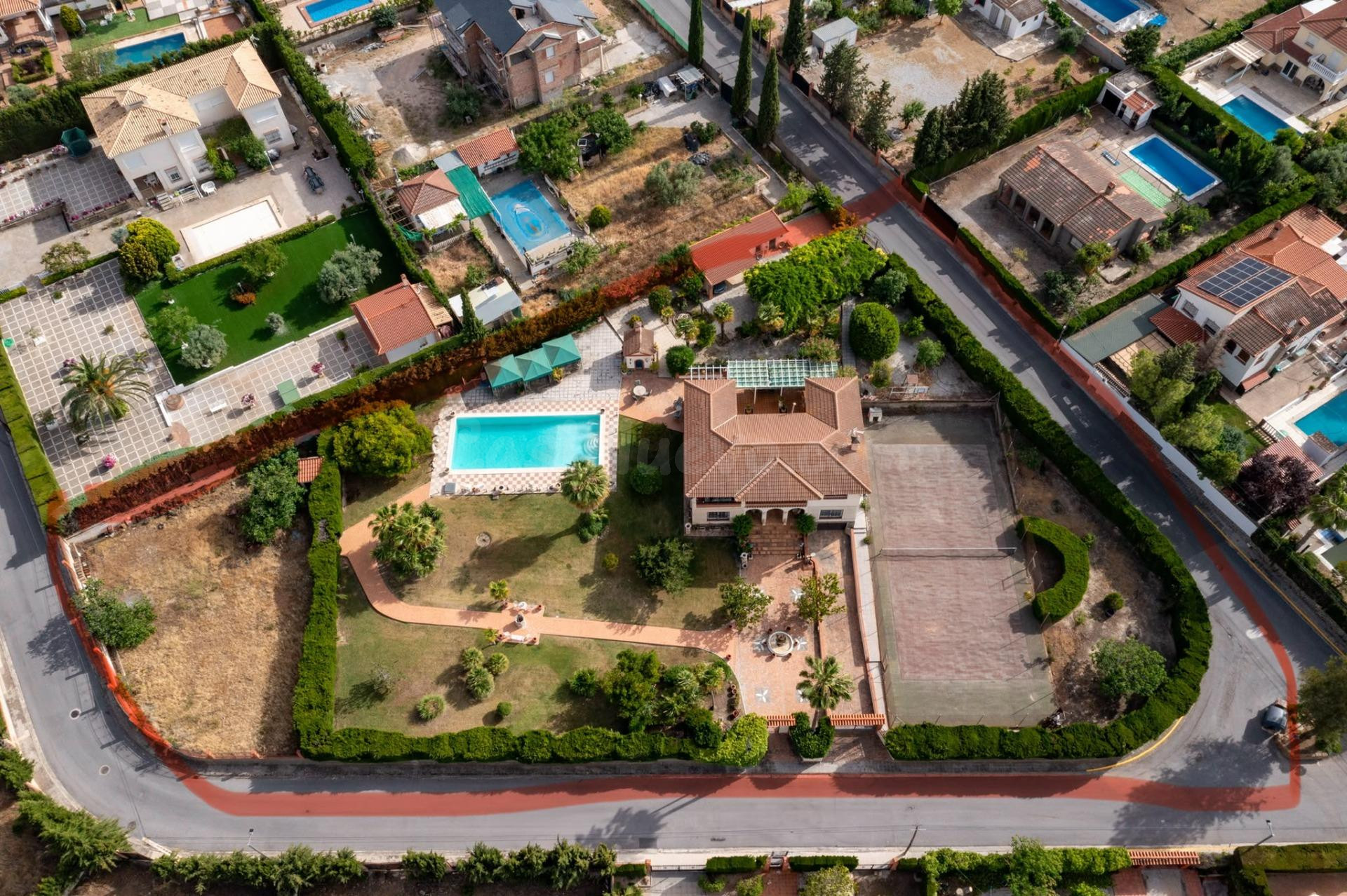 GRAN PARCELA DE 3.622 M2 EN URBANIZACIÓN ALIJARES – OTURA |  - foto 2