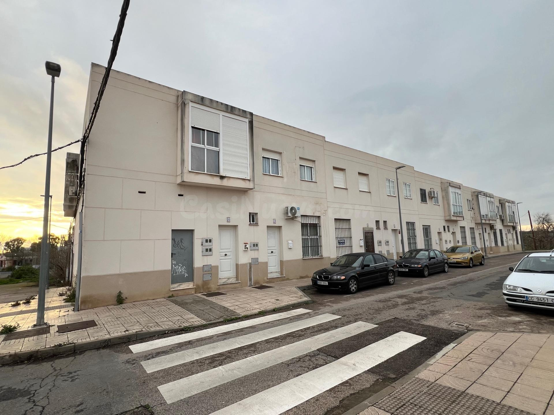 CASABANCO VENDE PLAZA DE GARAJE EN CÁCERES - foto 4