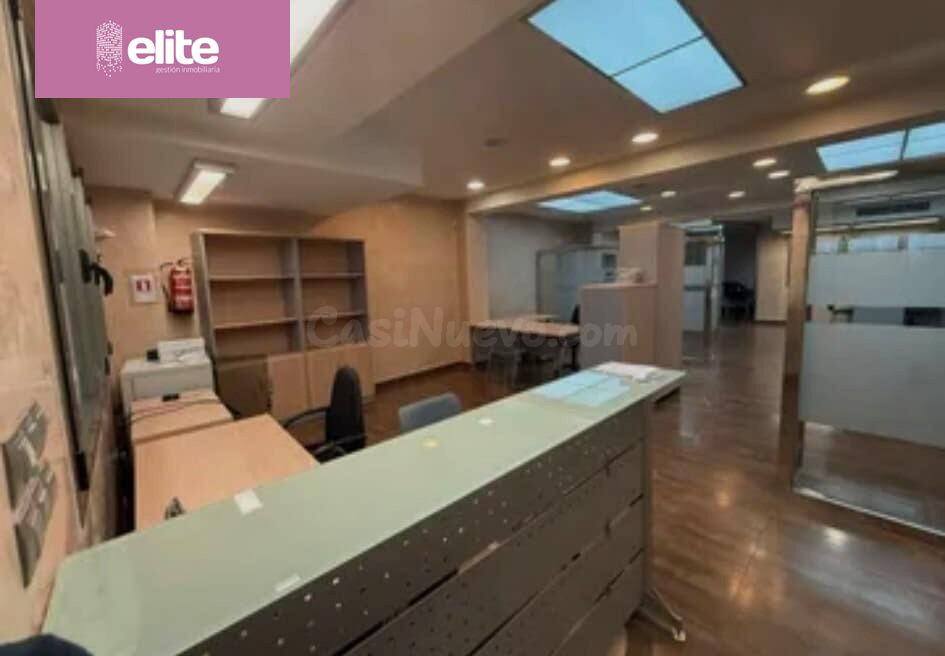 ESPECTACULAR CASA CON GARAJES EN EL CENTRO - foto 5