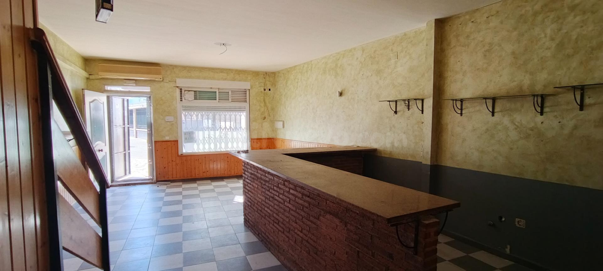 CASABANCO VENDE  LOCAL COMERCIAL  Y VIVIENDA EN CASATEJADA - foto 4
