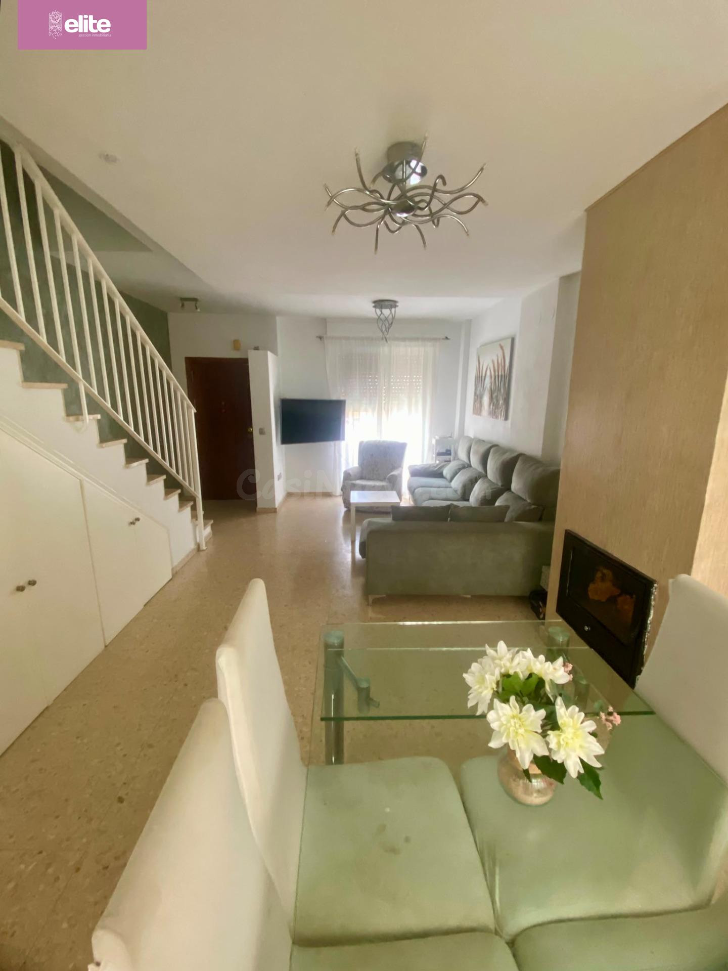 MAGNIFICA CASA UNIFAMILIAR CON PATIO EN PARQUE ALTO - foto 5
