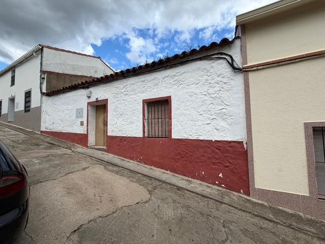 CASABANCO VENDE VIVIENDA A REFORMAR EN BARCARROTA