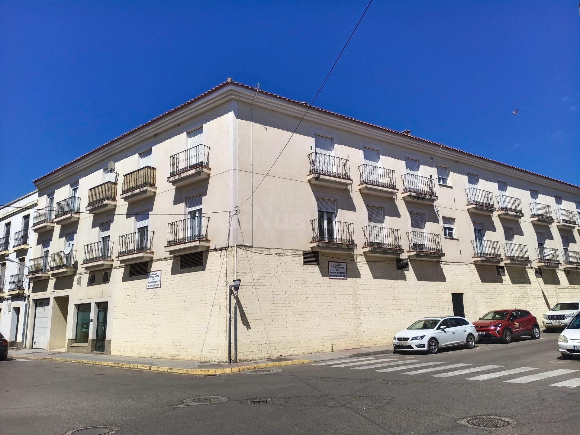CASABANCO VENDE PISO DE TRES DORMITORIOS EN MONTIJO