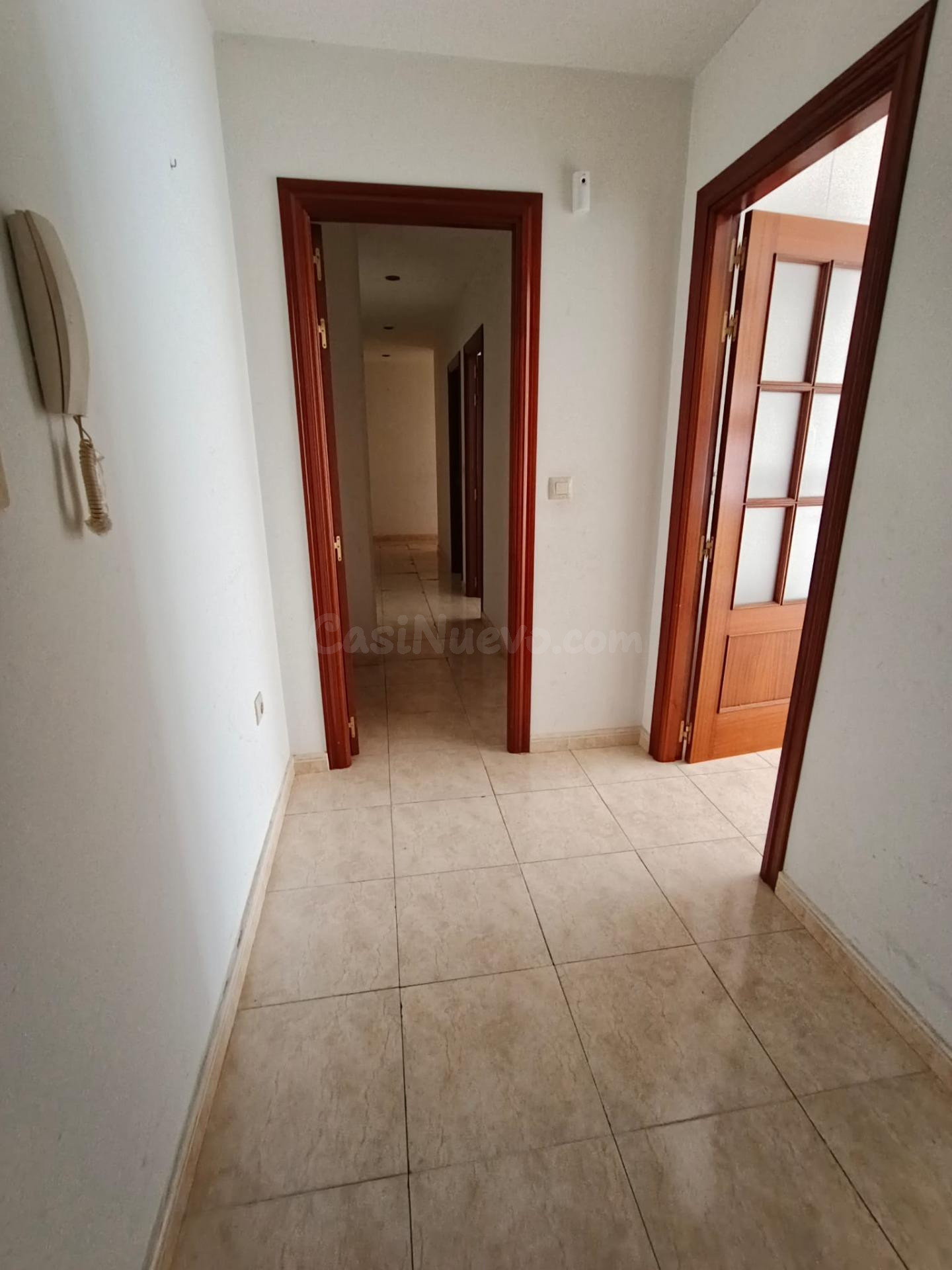 CASABANCO VENDE PISO DE TRES DORMITORIOS EN MONTIJO - foto 2