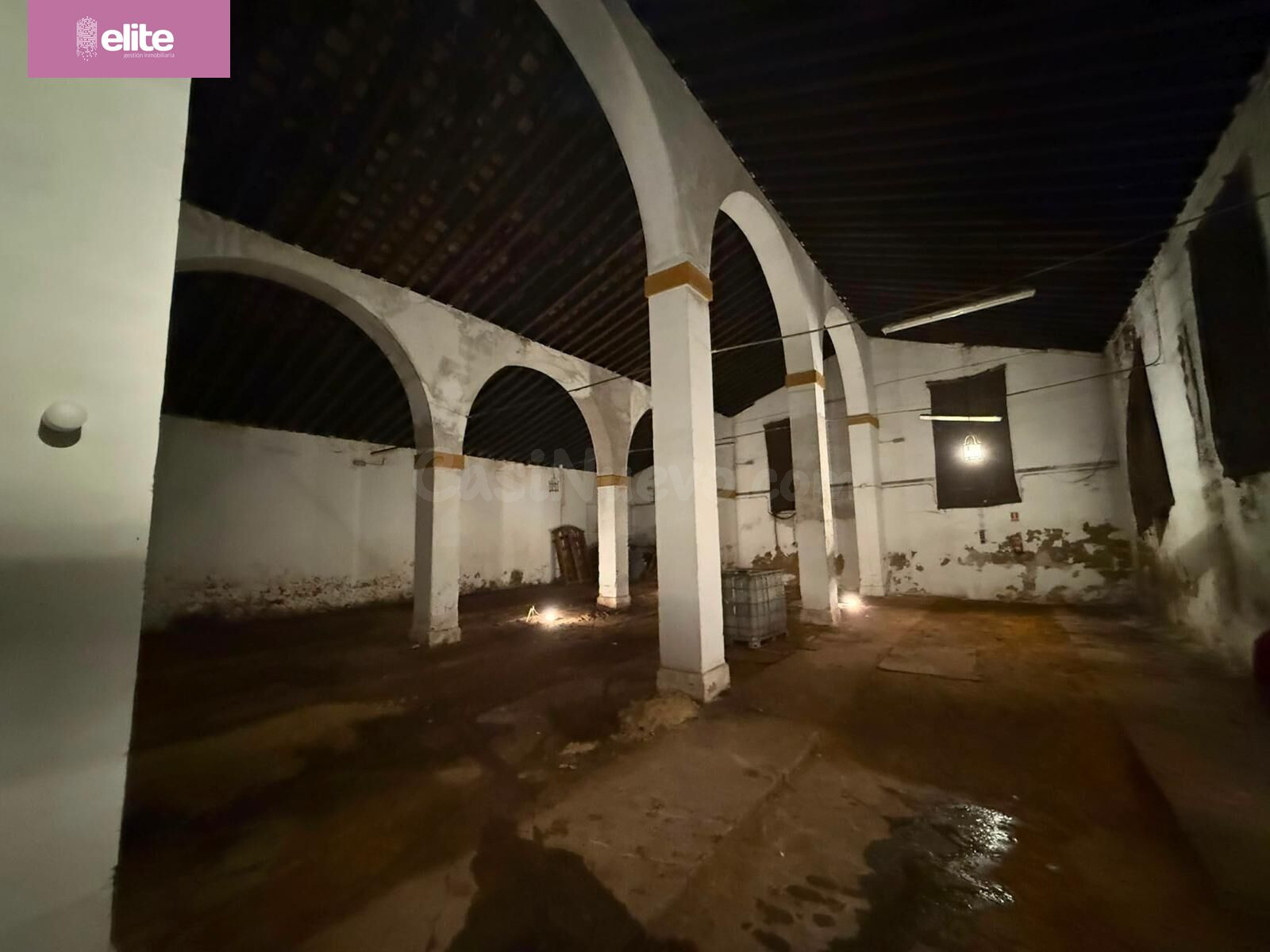 MAGNIFICO CASCO DE BODEGA - foto 2
