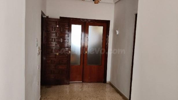 CASABANCO VENDE PISO DE TRES DORMITORIOS EN VILLAFRANCA DE L - foto 2