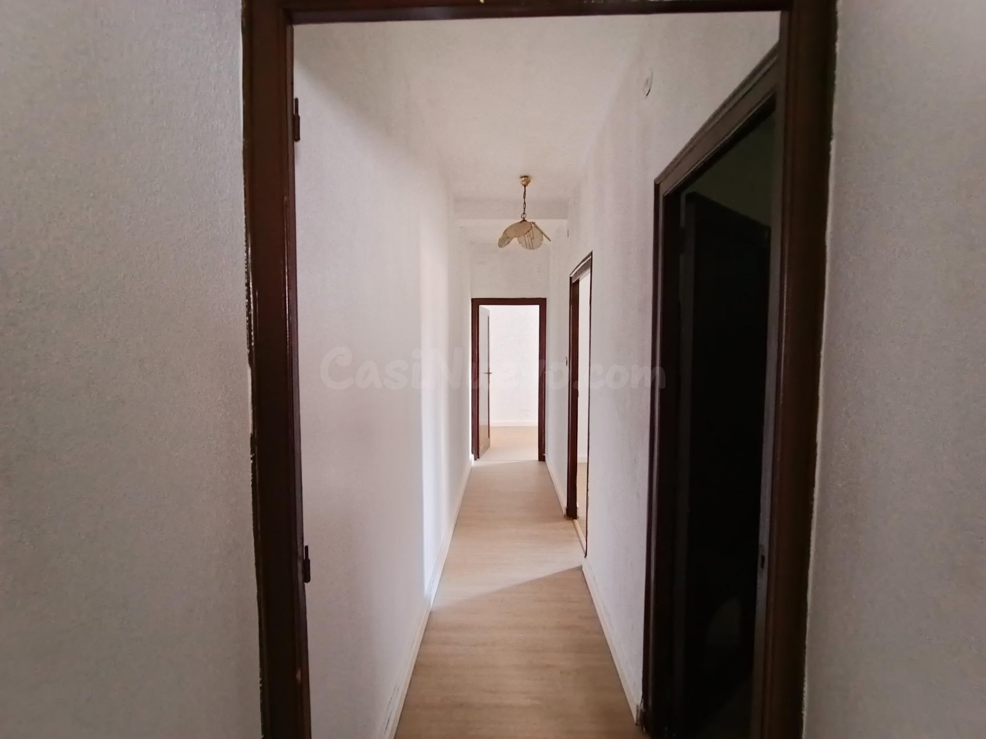 CASABANCO VENDE  PISO DE TRES DORMITORIOS EN PLASENCIA. - foto 2