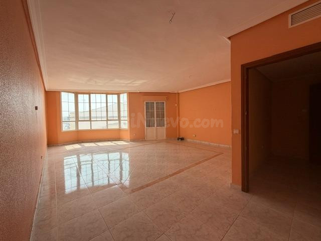CASABANCO VENDE PISO DE TRES DORMITORIOS EN MONTIJO - foto 3
