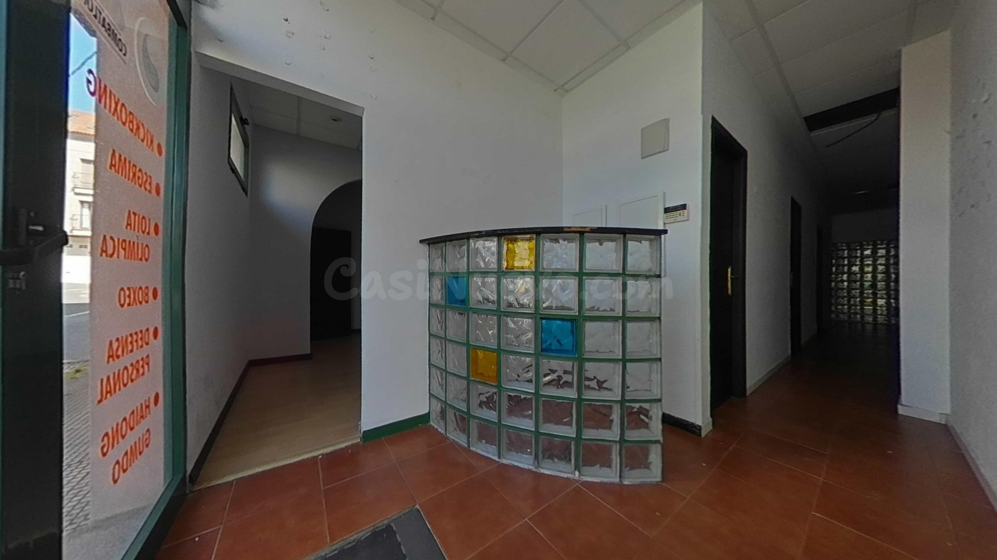 Local comercial a pie de calle en Melide, A Coruña - foto 3