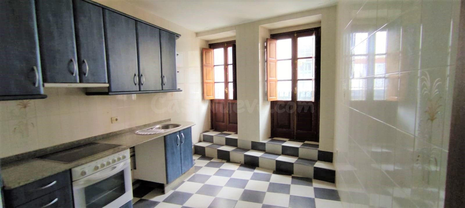Venta de Piso de 4 dormitorios con terraza en Viveiro centro - foto 4