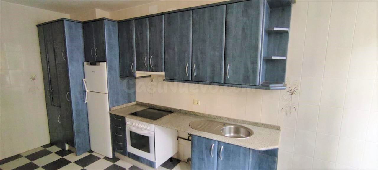 Venta de Piso de 4 dormitorios con terraza en Viveiro centro - foto 5