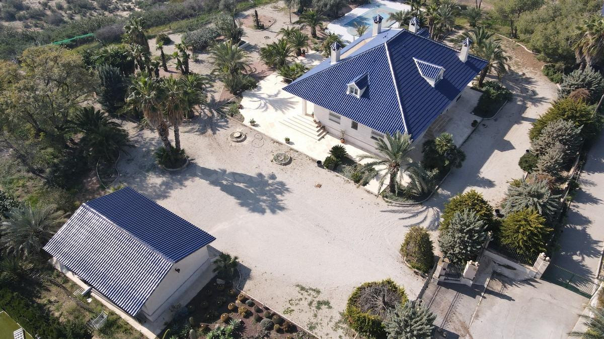 VILLA EN ELCHE