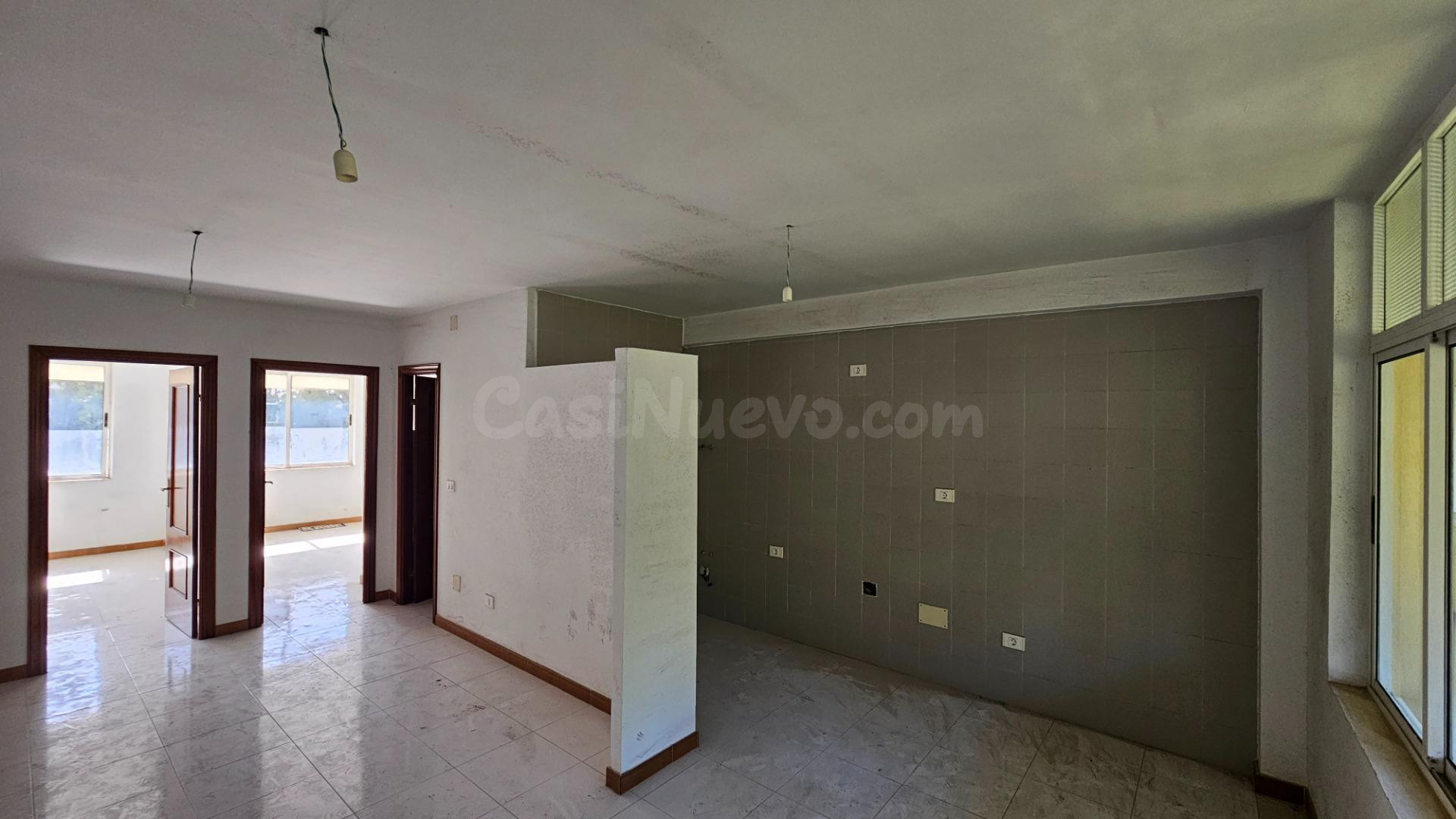 Piso para reformar con posibilidad de dúplex, junto a playas - foto 3