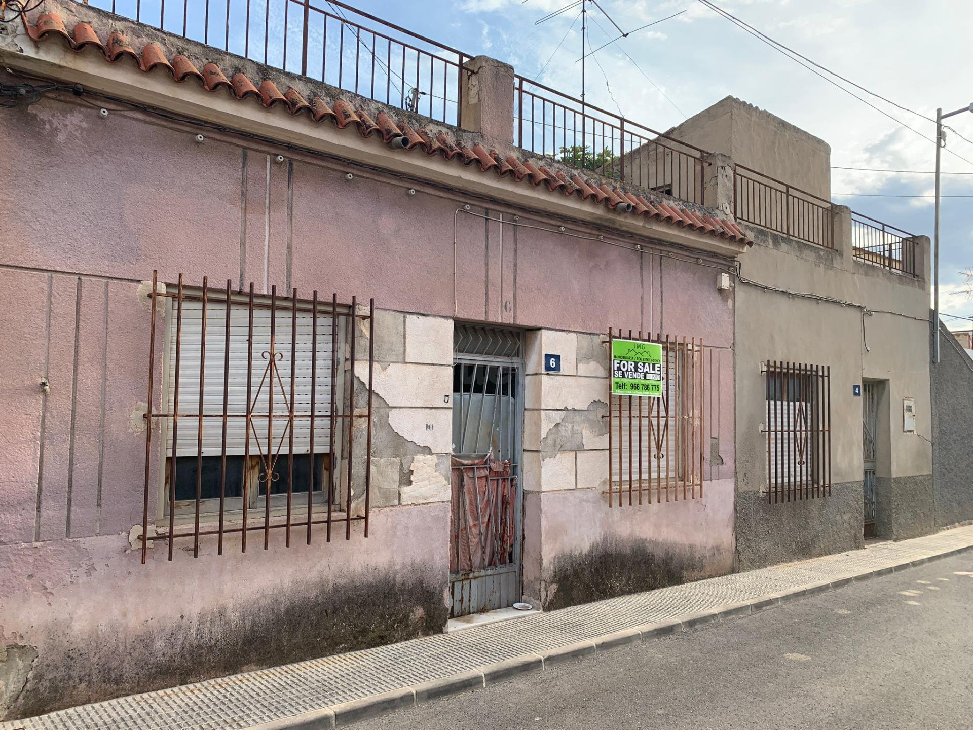 CASA DE PUEBLO EN LA APARECIDA