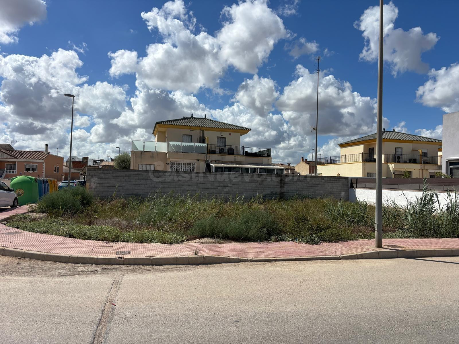 TERRENO URBANO EN CALLE IRLANDA , DAYA NUEVA