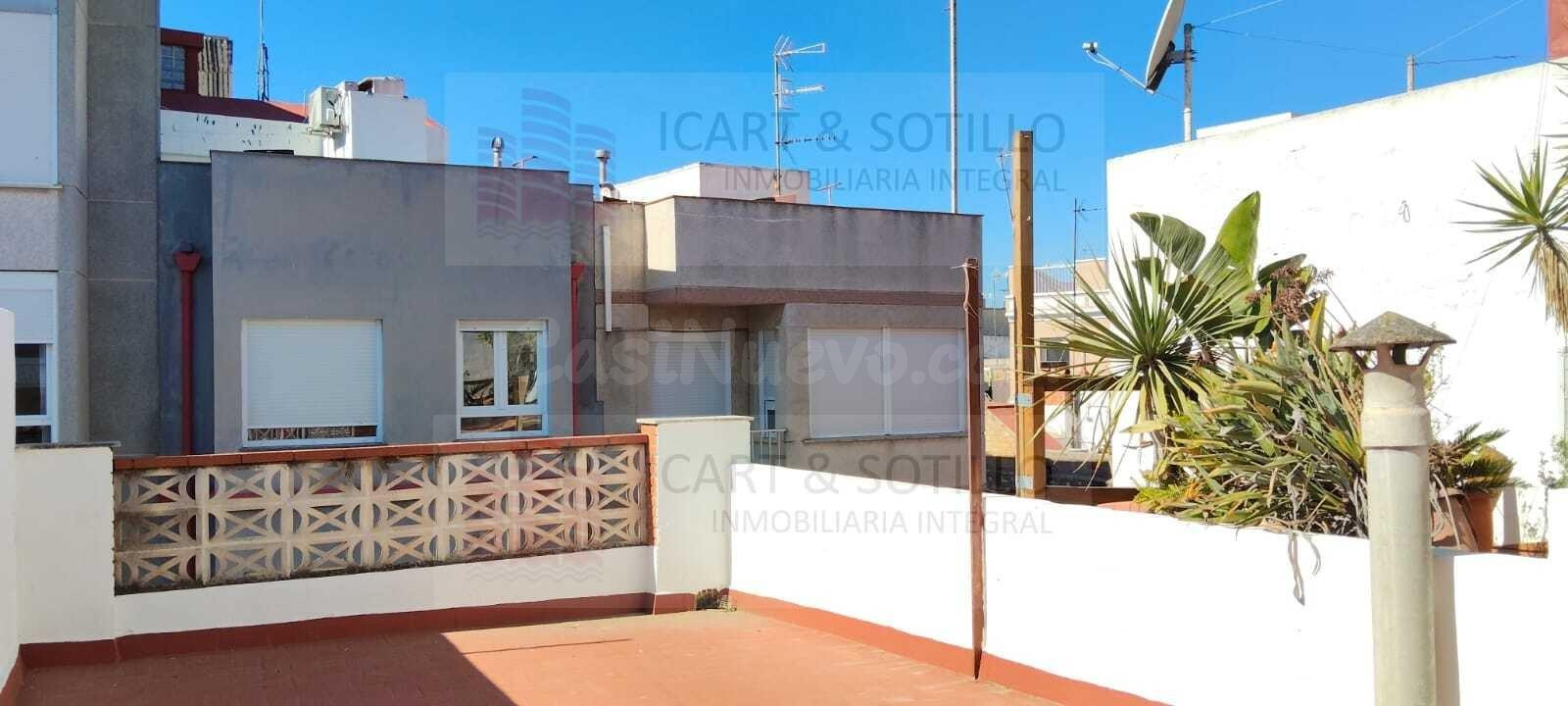 PISO REFORMADO A ESTRENAR CON TERRAZA Y TRASTERO EN EL CENTR