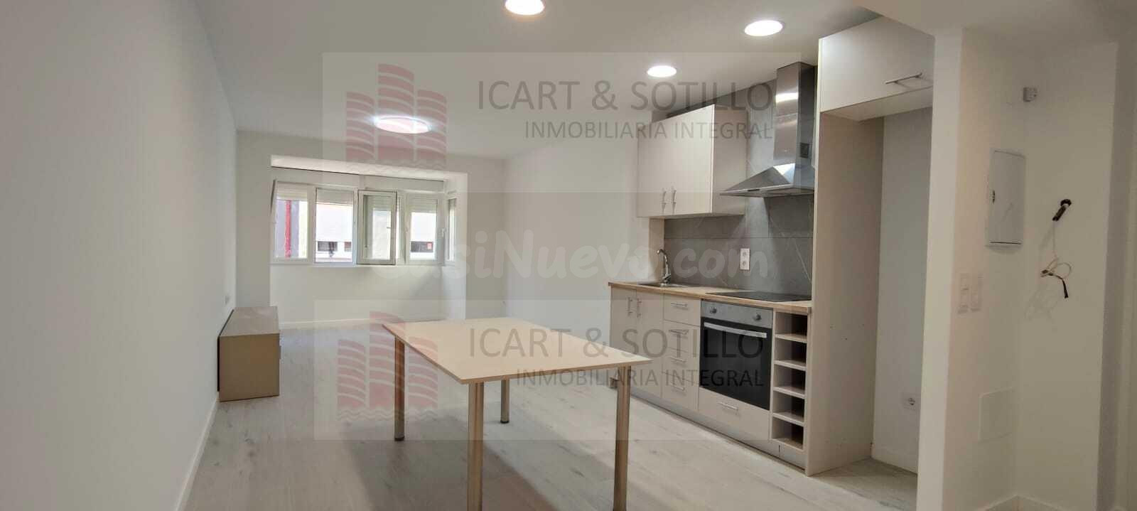PISO REFORMADO A ESTRENAR CON TERRAZA Y TRASTERO EN EL CENTR - foto 3
