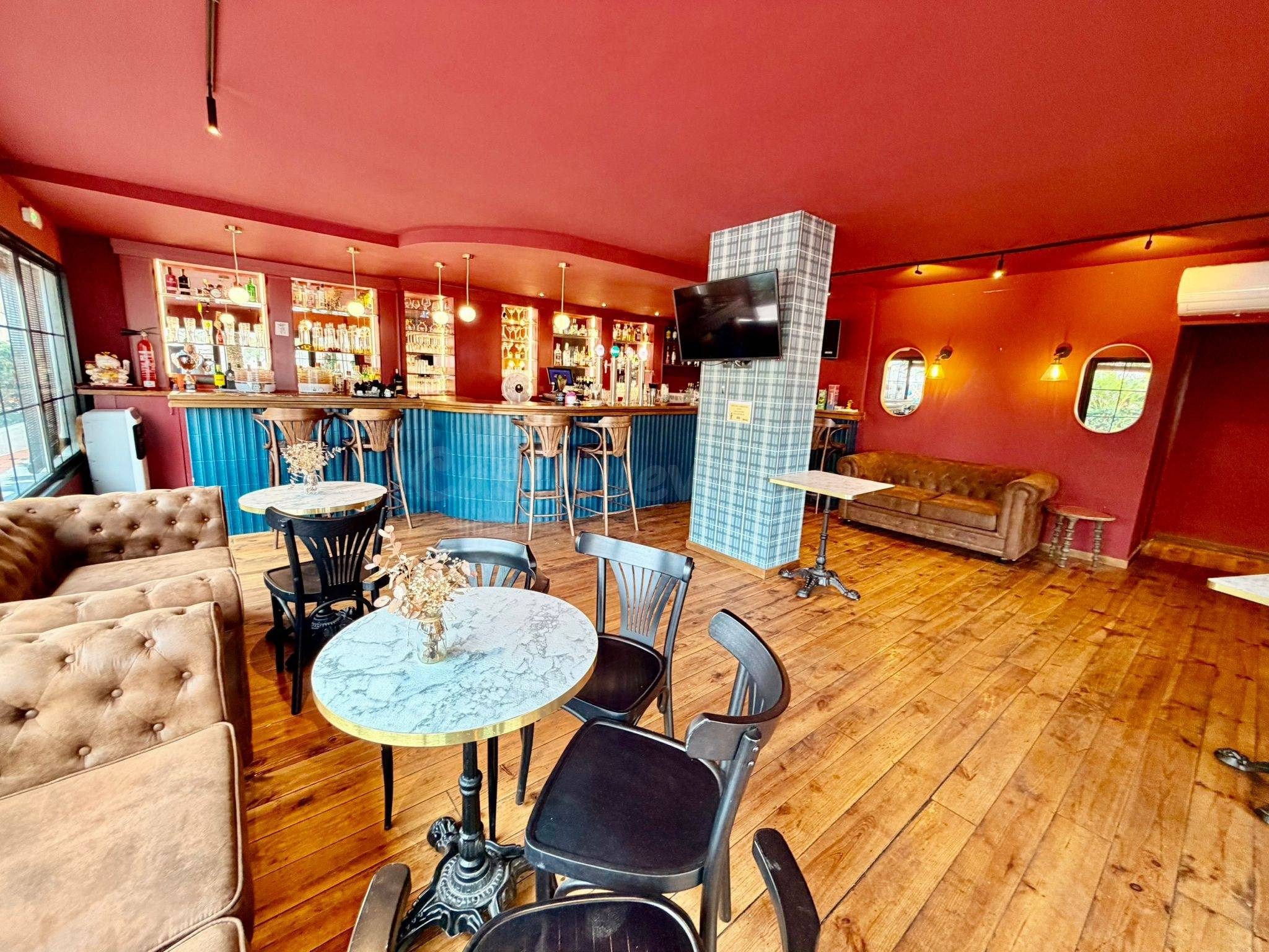 TRASPASO DE BAR–RESTAURANTE DE 200 M2 EN BENALMÁDENA, CERCA  - foto 4