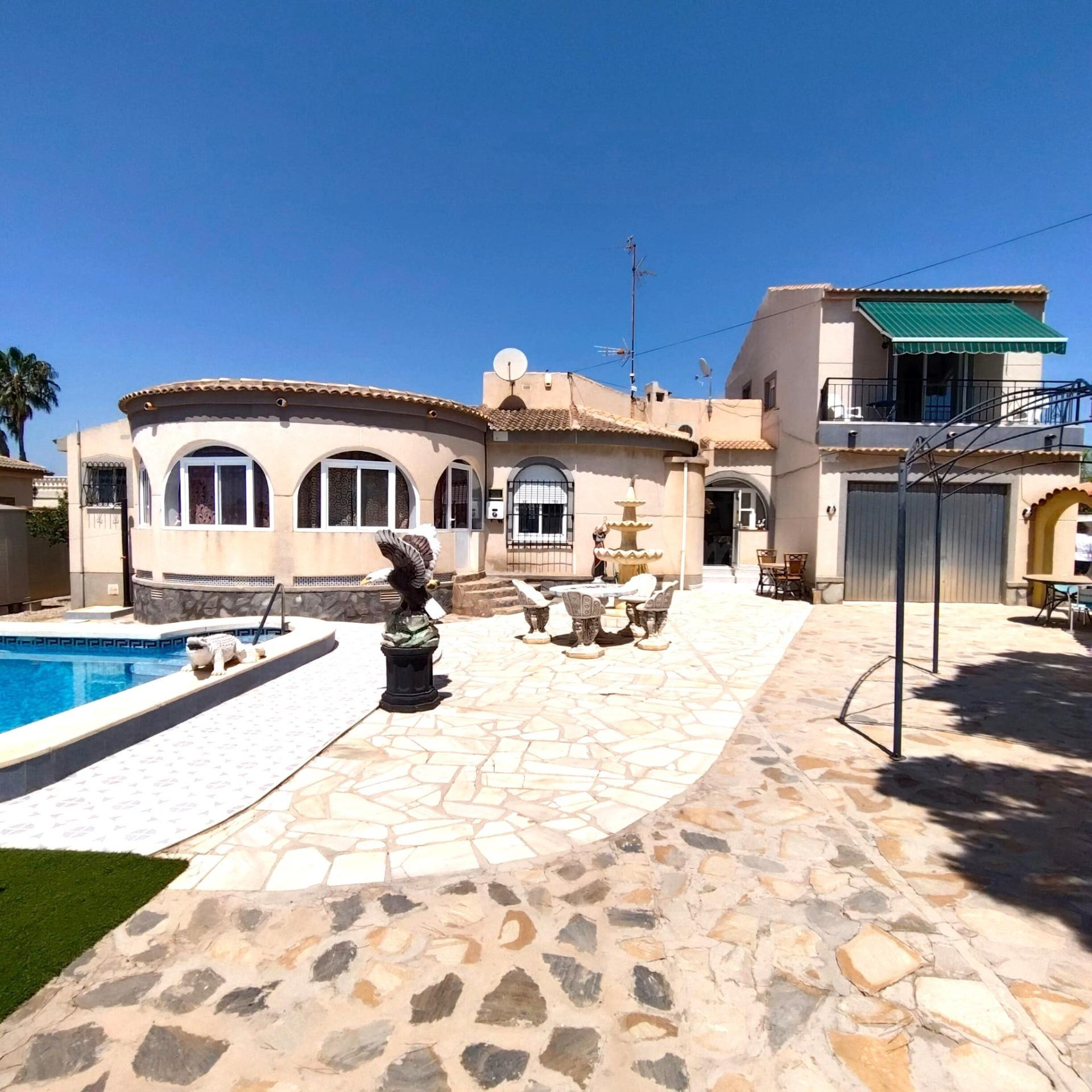 VILLA EN LA SIESTA