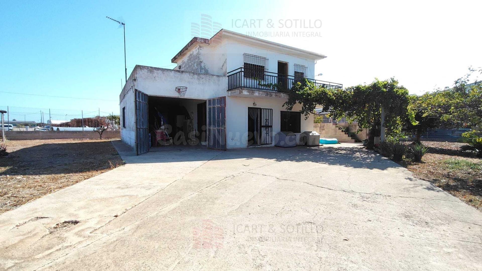 Espectacular chalet independiente con piscina y gran parcela