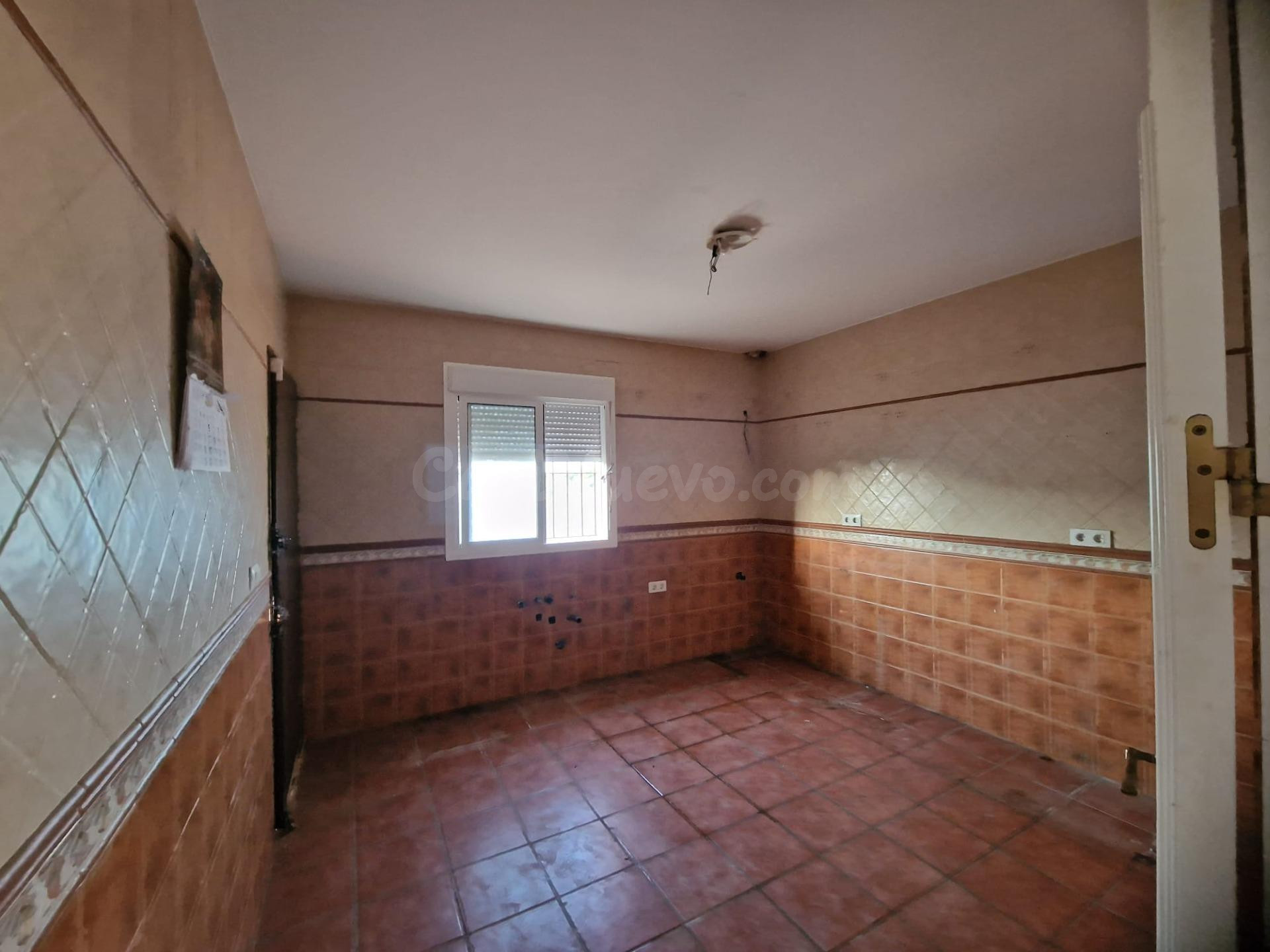 Se vende chalet en la zona de Pinar de los Franceses - foto 4