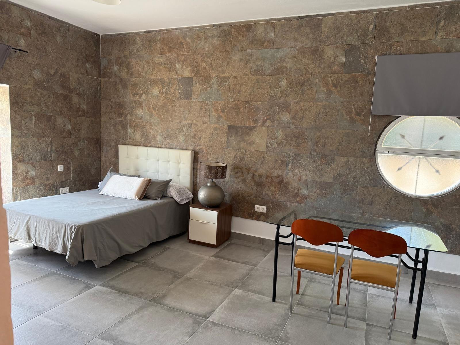 Alquiler de habitaciones para larga temporada en chalet en l - foto 4