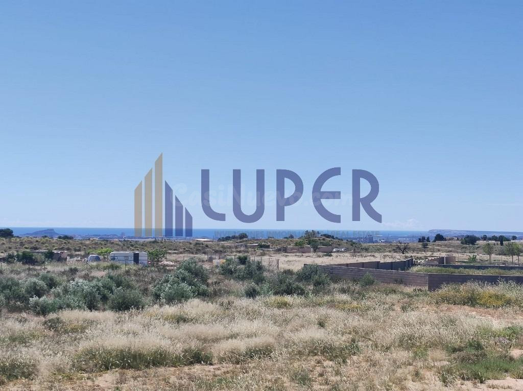 Terreno rústico en El Moralet – 9.000 m2