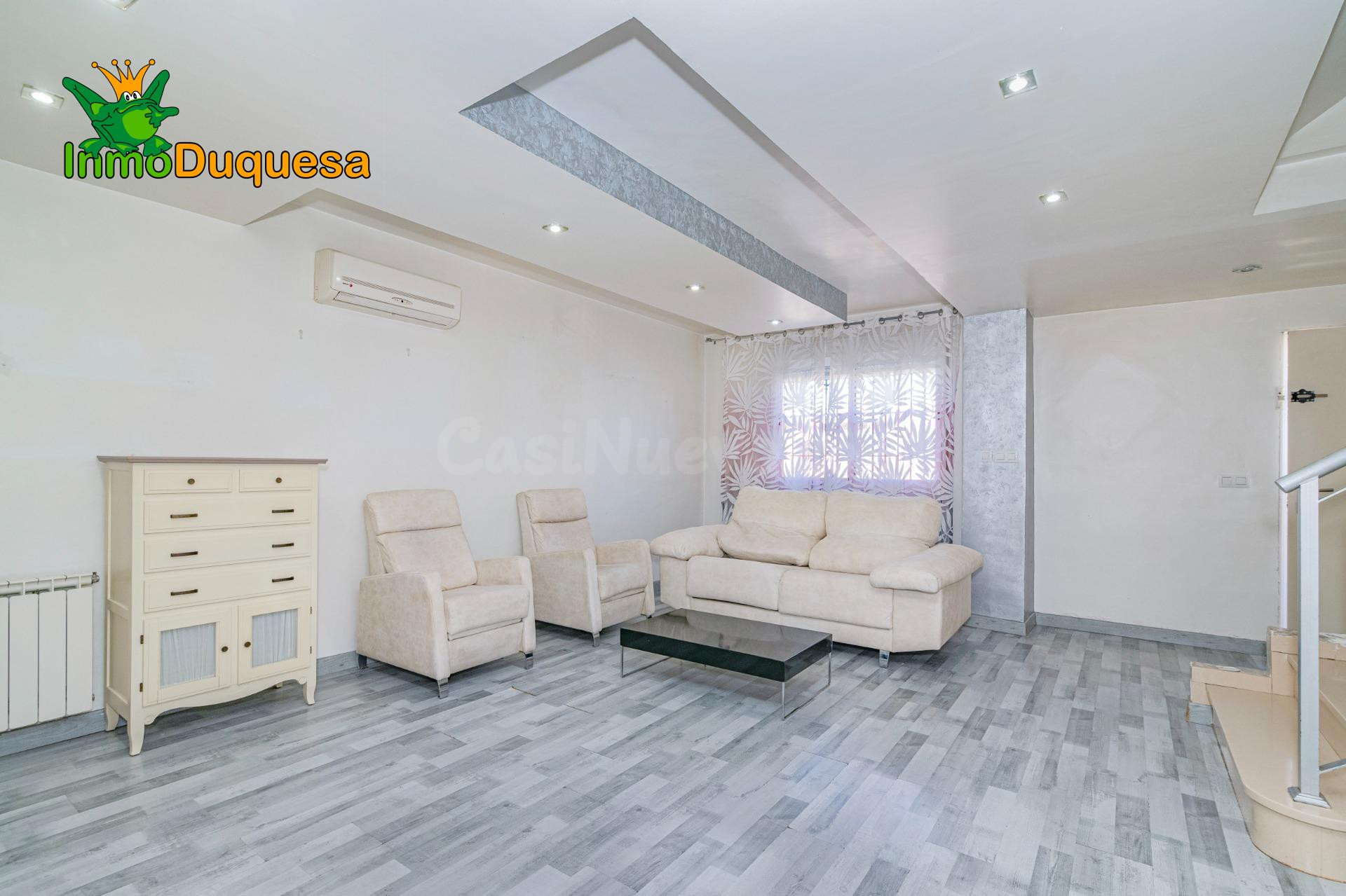 Casa pareada en JUN. Con patio de 90 m2. - foto 4