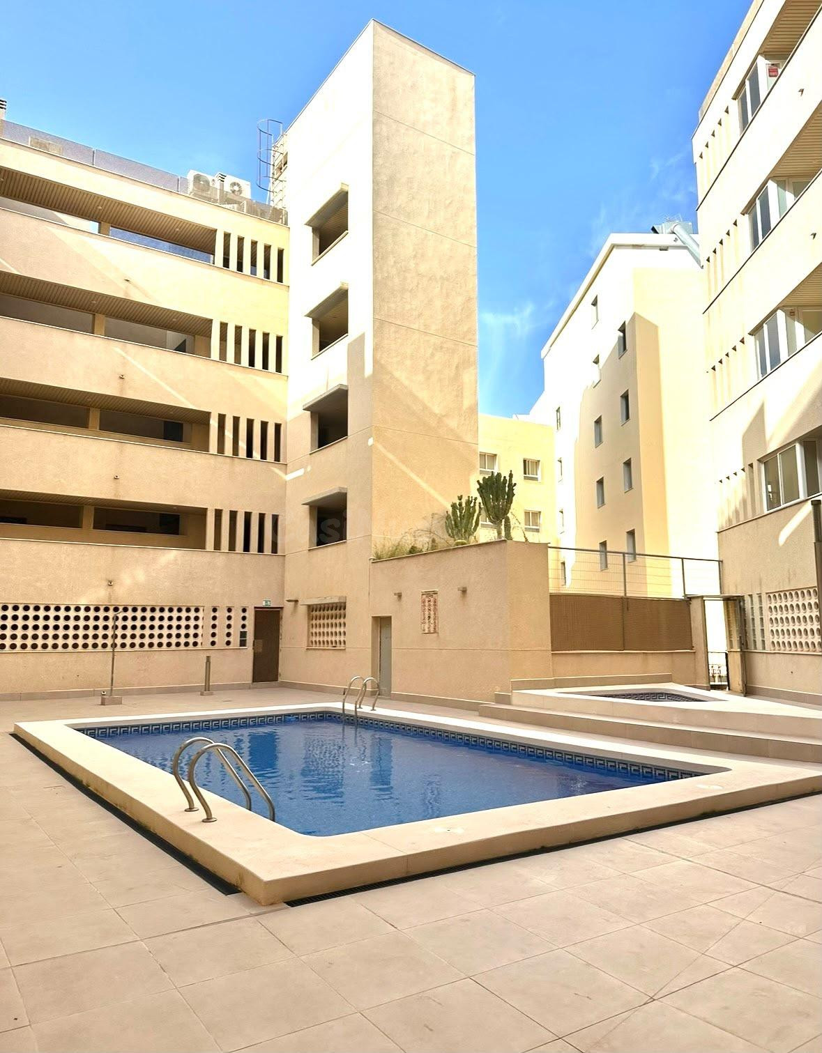 APARTAMENTO PRIMERA LINEA PLAYA EN TORREVIEJA