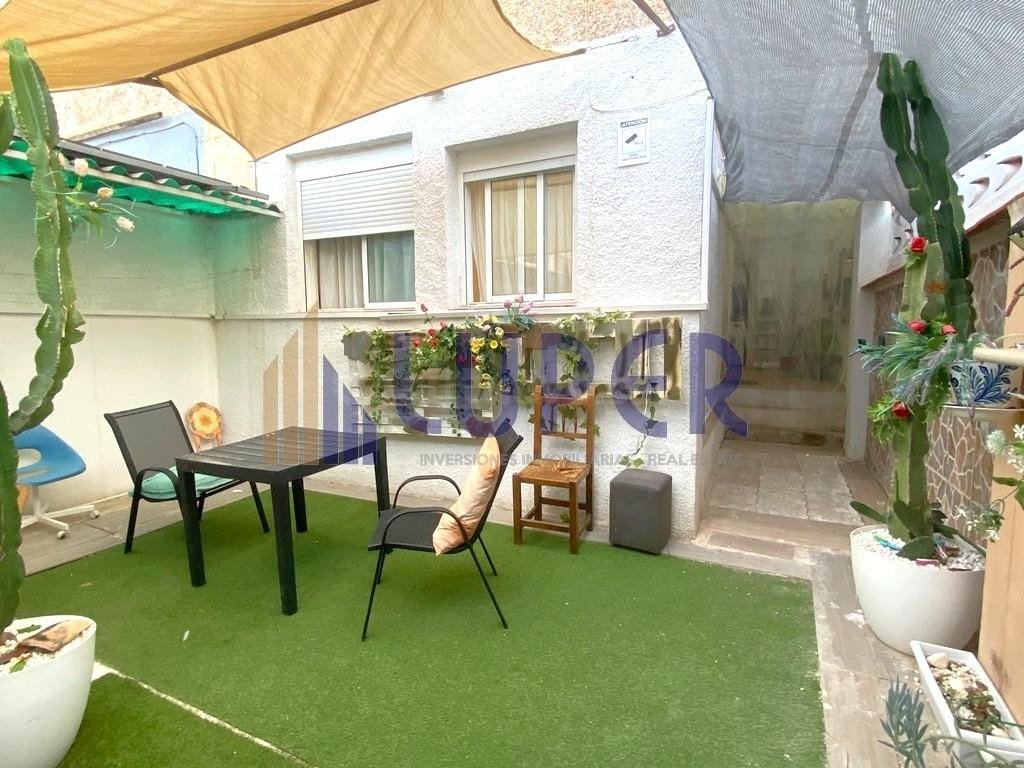 PISO EN PLANTA BAJA CON 70 M2 DE PATIO EN VICENTE SAVALL – SAN VICENTE DEL RASPEIG