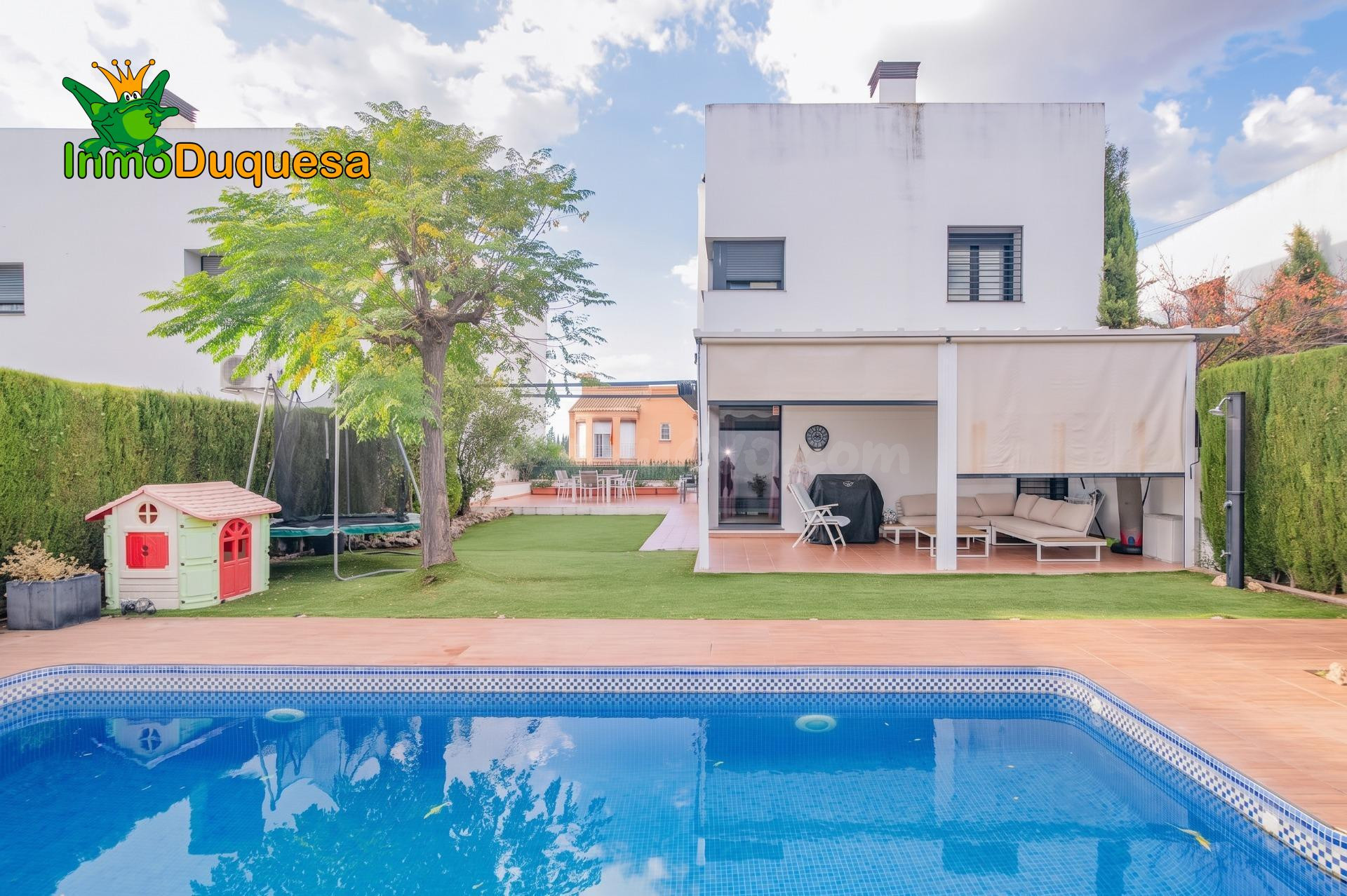 Chalet en Urb. Cortijo del Aire - Albolote. (Para entrar a V
