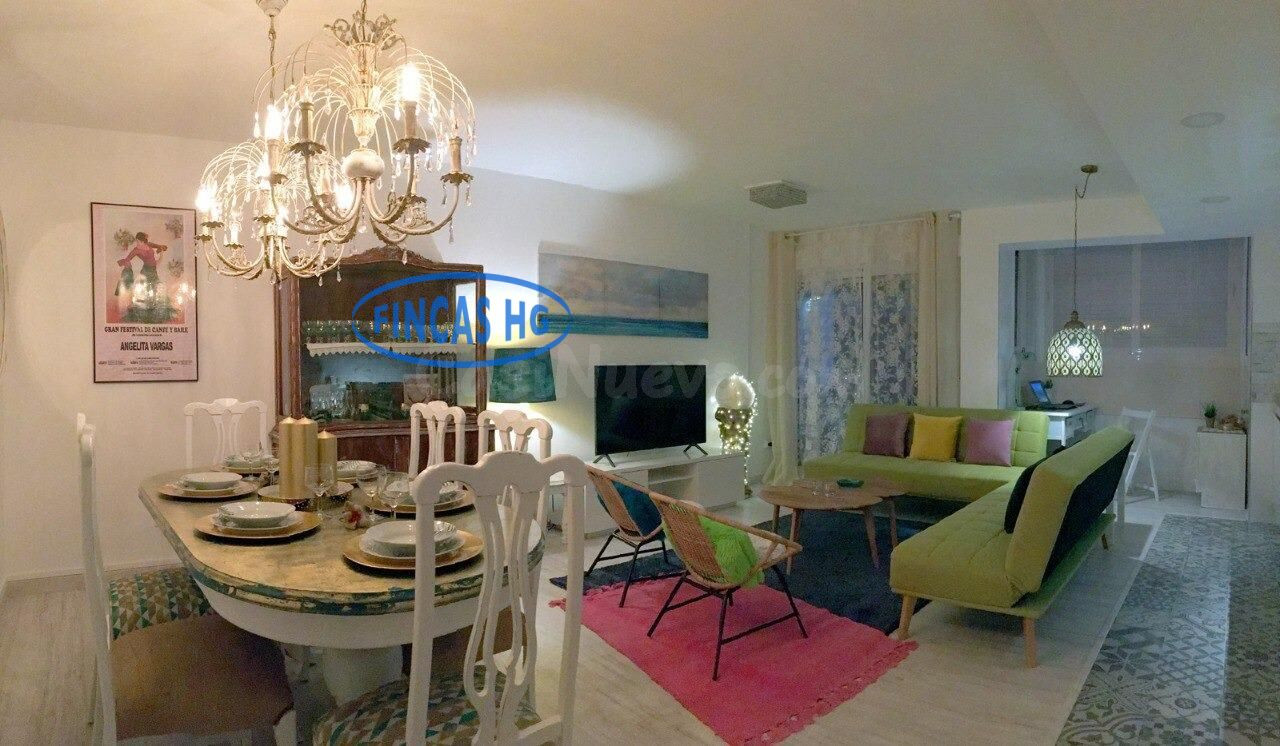 Excelente vivienda de cuatro dormitorios con garaje y traste