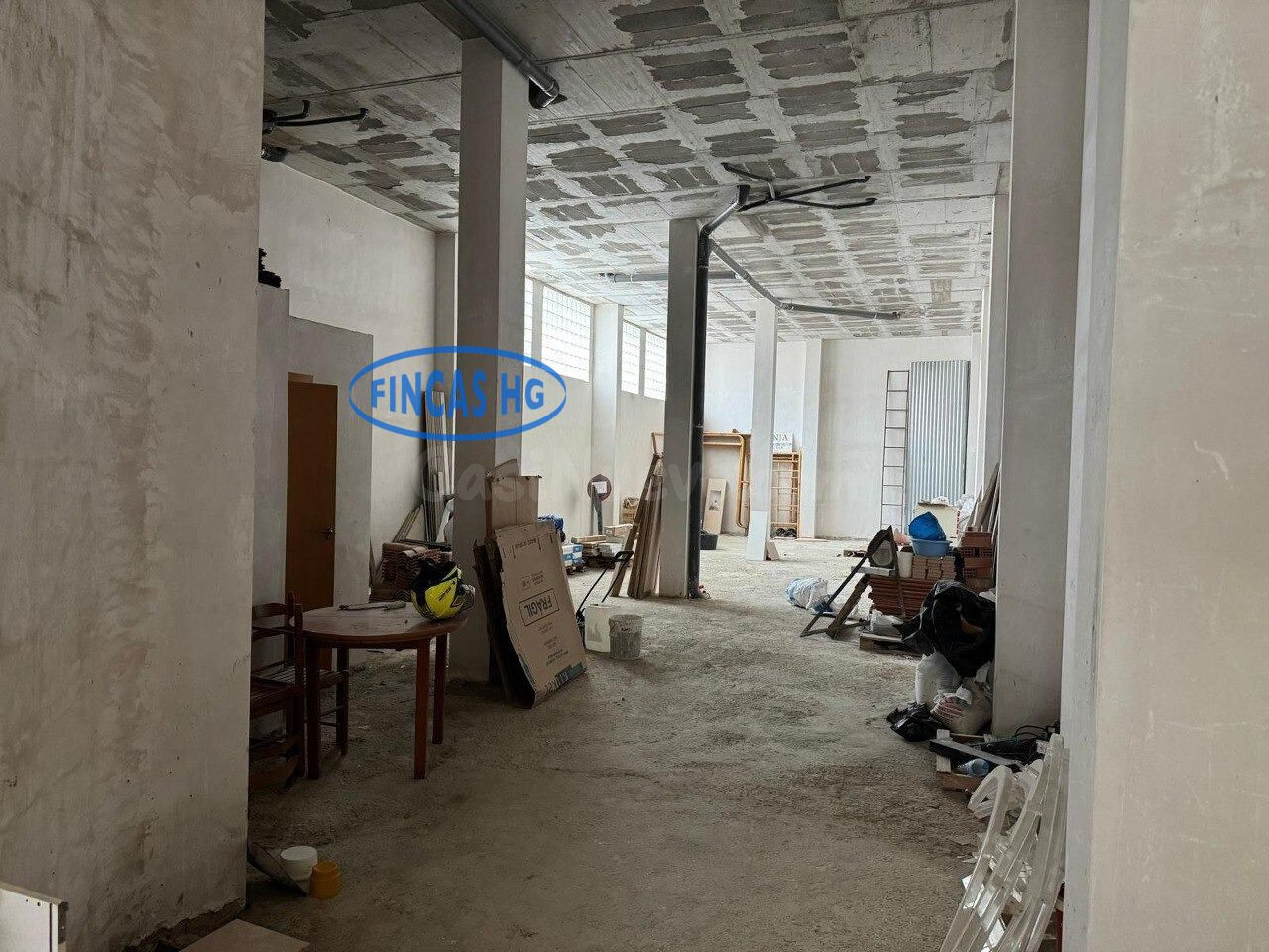Amplio local comercial cerca de Av de Novelda - foto 3