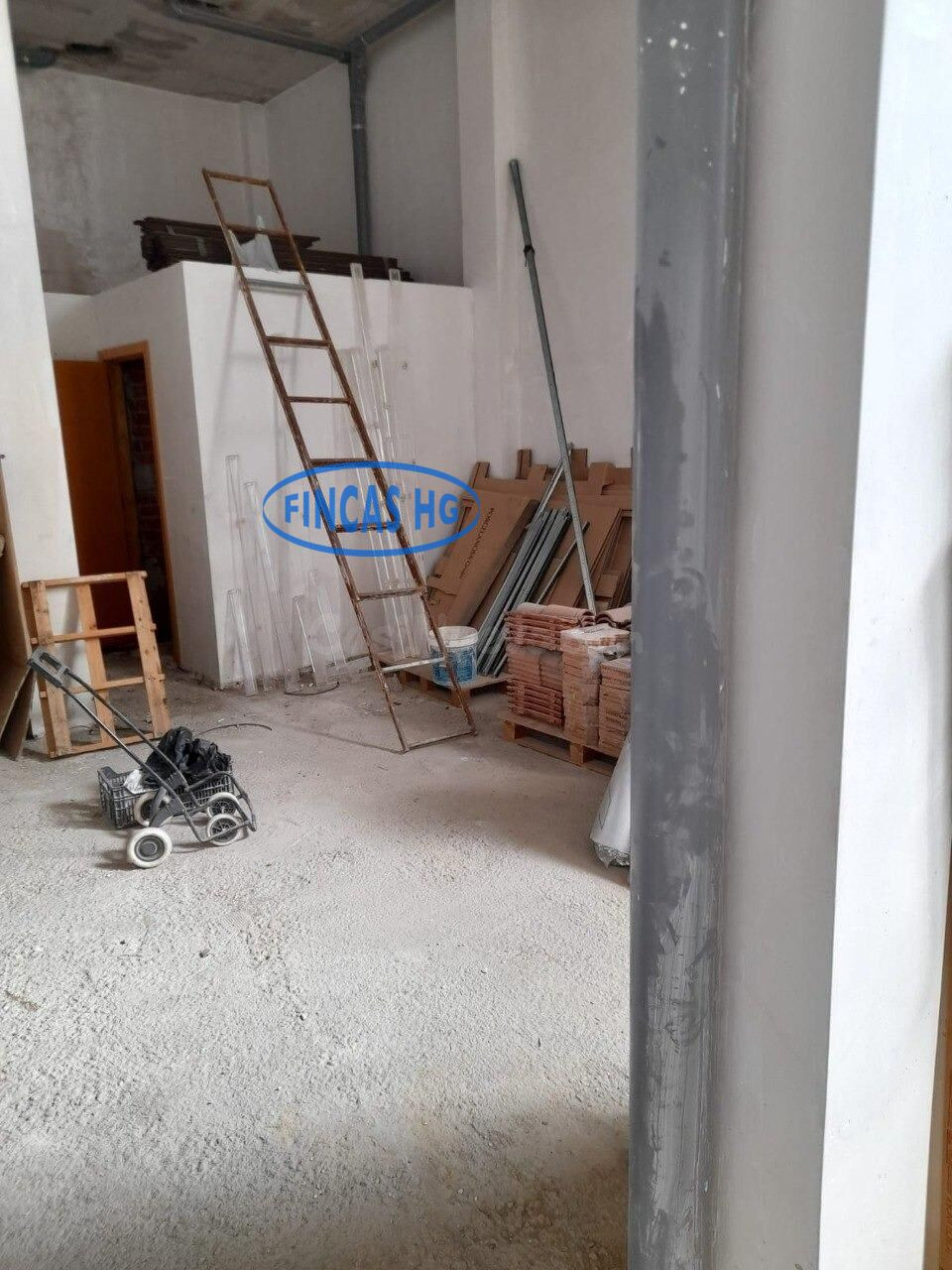 Amplio local comercial cerca de Av de Novelda - foto 5