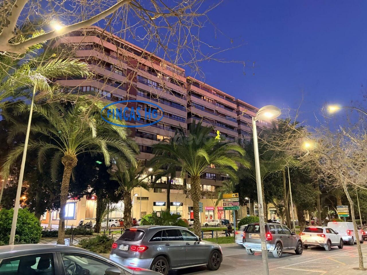 Estupenda y amplia vivienda situada sobre la emblemática Avenida de Oscar Espla.