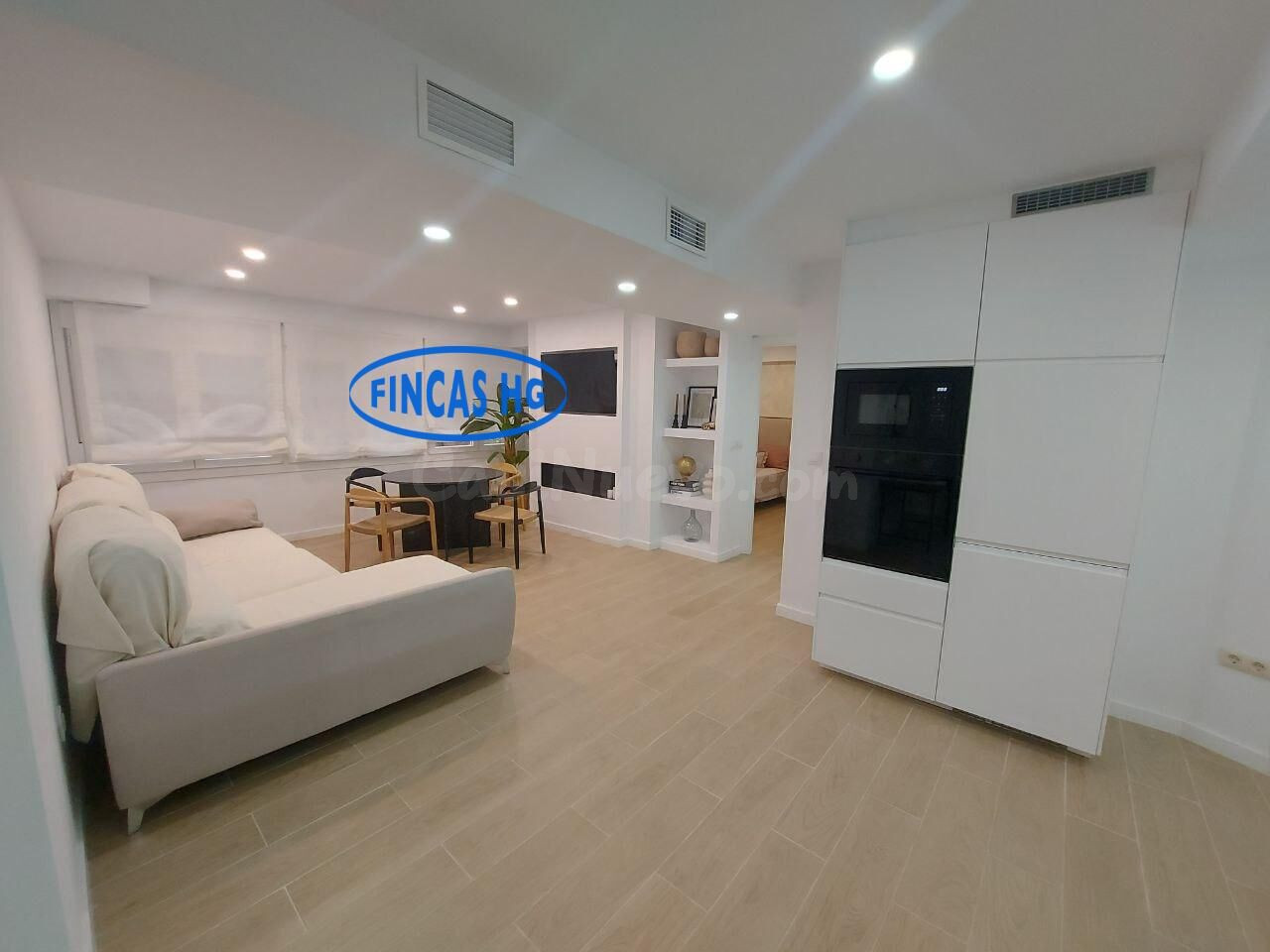Estupenda vivienda situada sobre la Emblemática Rambla de Méndez Núñez
