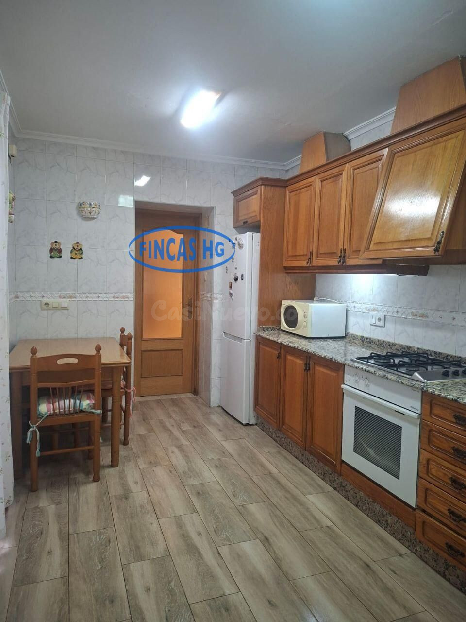 Casa independiente en zona Monte Tossal, cerca de plaza de t - foto 5
