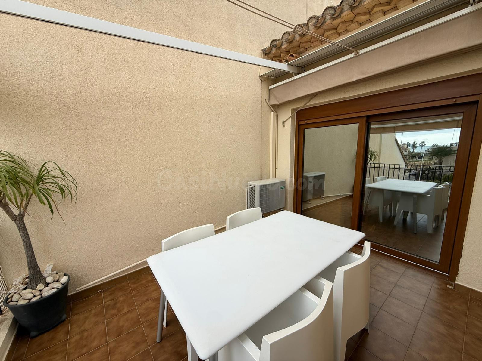Piso en venta en Los Alcázares – Lujo y Exclusividad a un Pa - foto 3