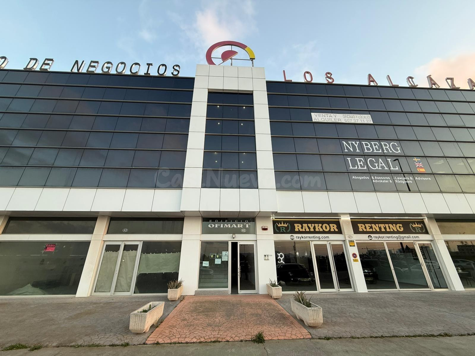 Oficina a estrenar 250 m2 en Los Alcázares – Luz, espacio y máxima visibilidad
