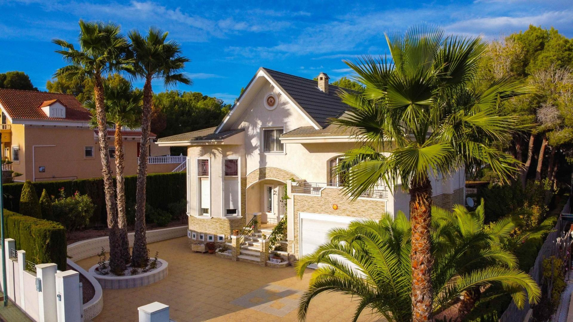 Chalet con piscina en Pinar de Campoverde
