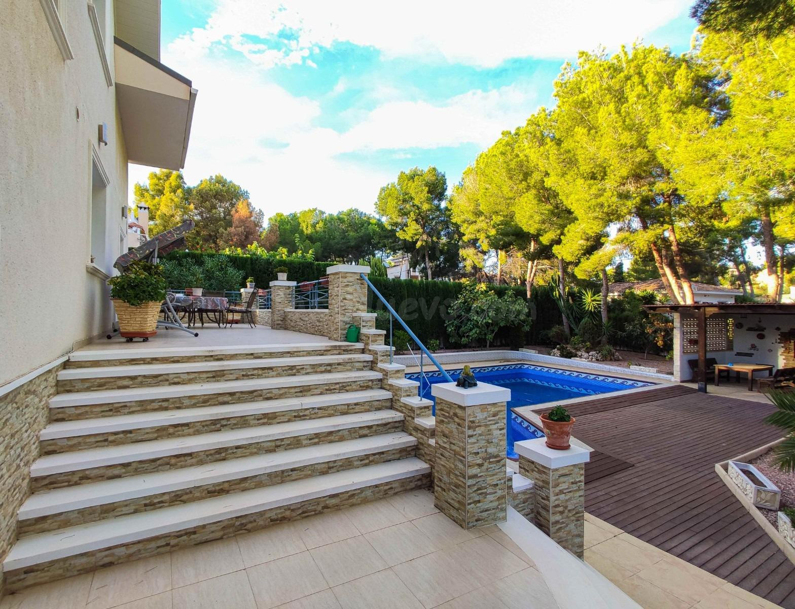 Chalet con piscina en Pinar de Campoverde - foto 4