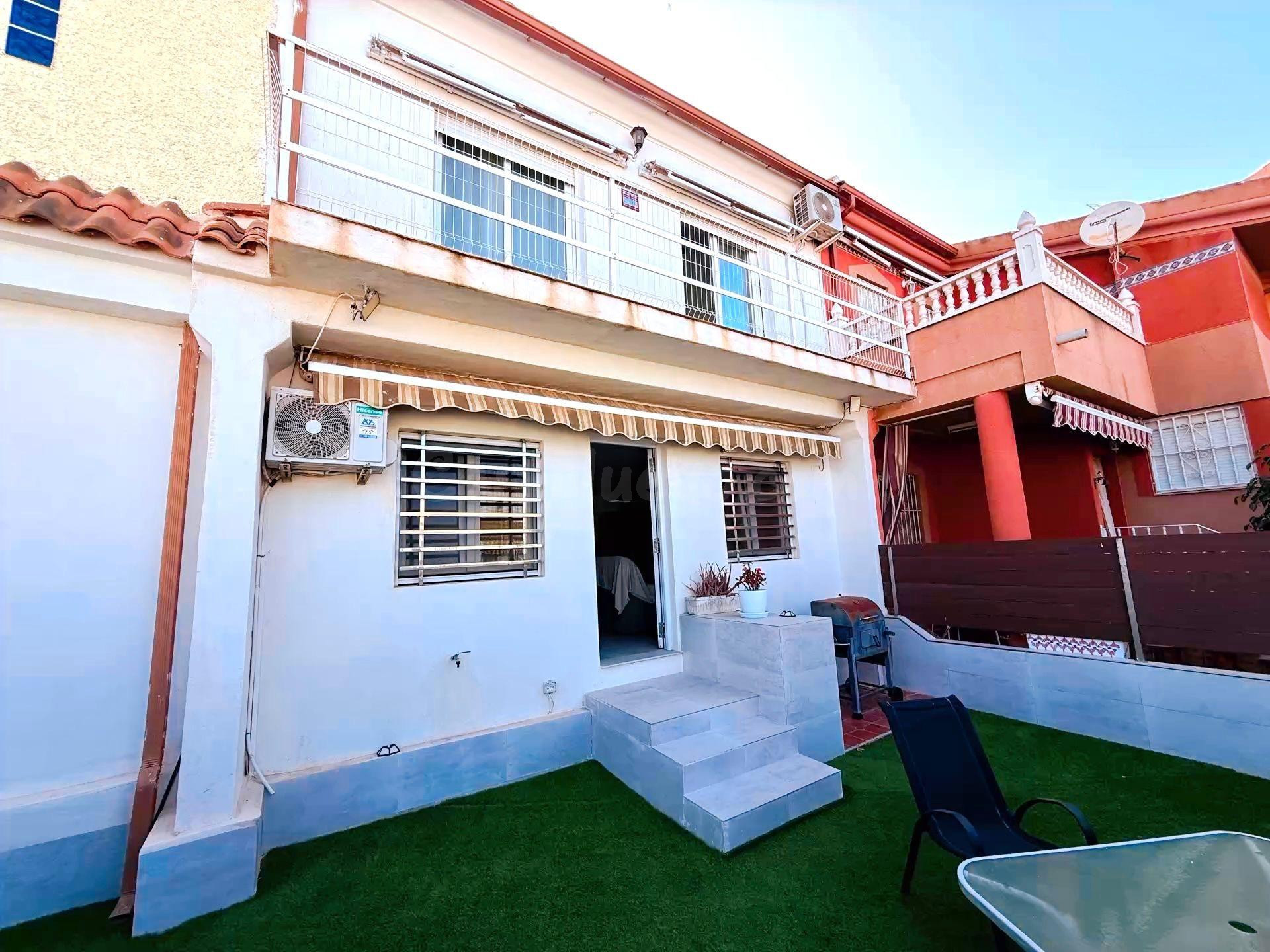 Moderna Vivienda con Terraza y Ubicación Privilegiada en Los - foto 2