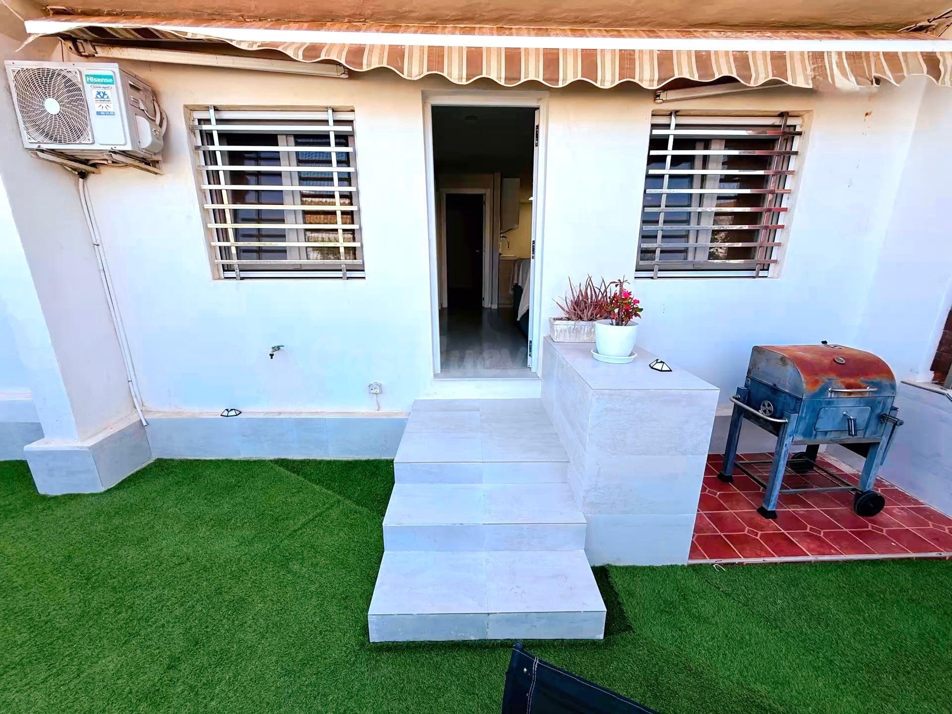 Moderna Vivienda con Terraza y Ubicación Privilegiada en Los - foto 3