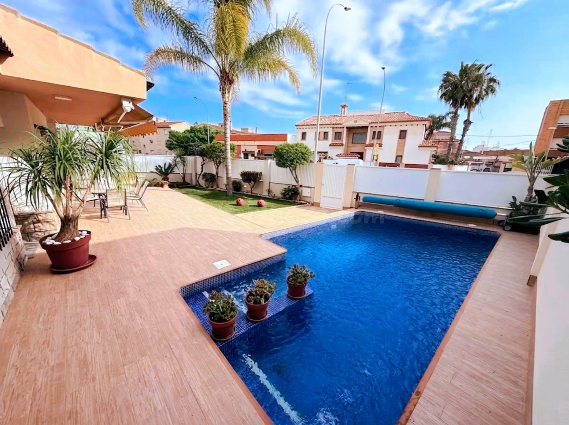 Exclusivo Chalet Independiente en Santiago de la Ribera con  - foto 2
