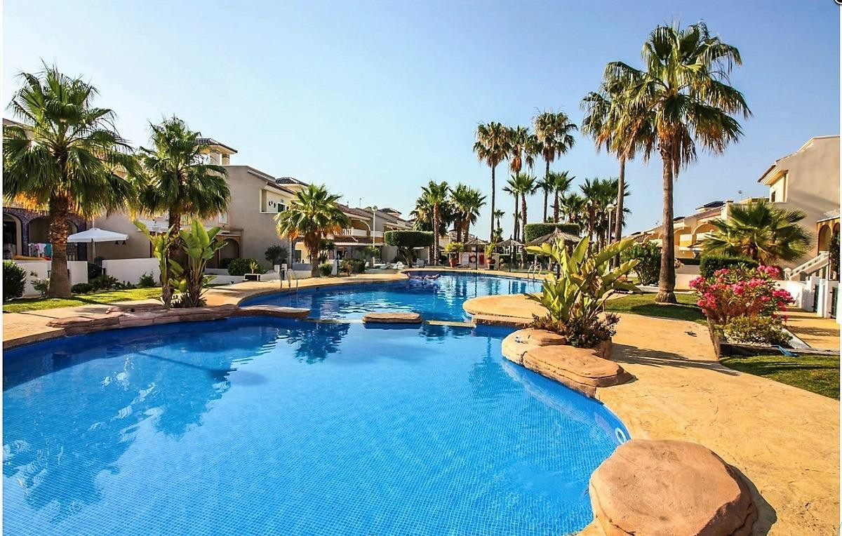 Apartamento en Albamar con 2 dormitorios y jardin - foto 3