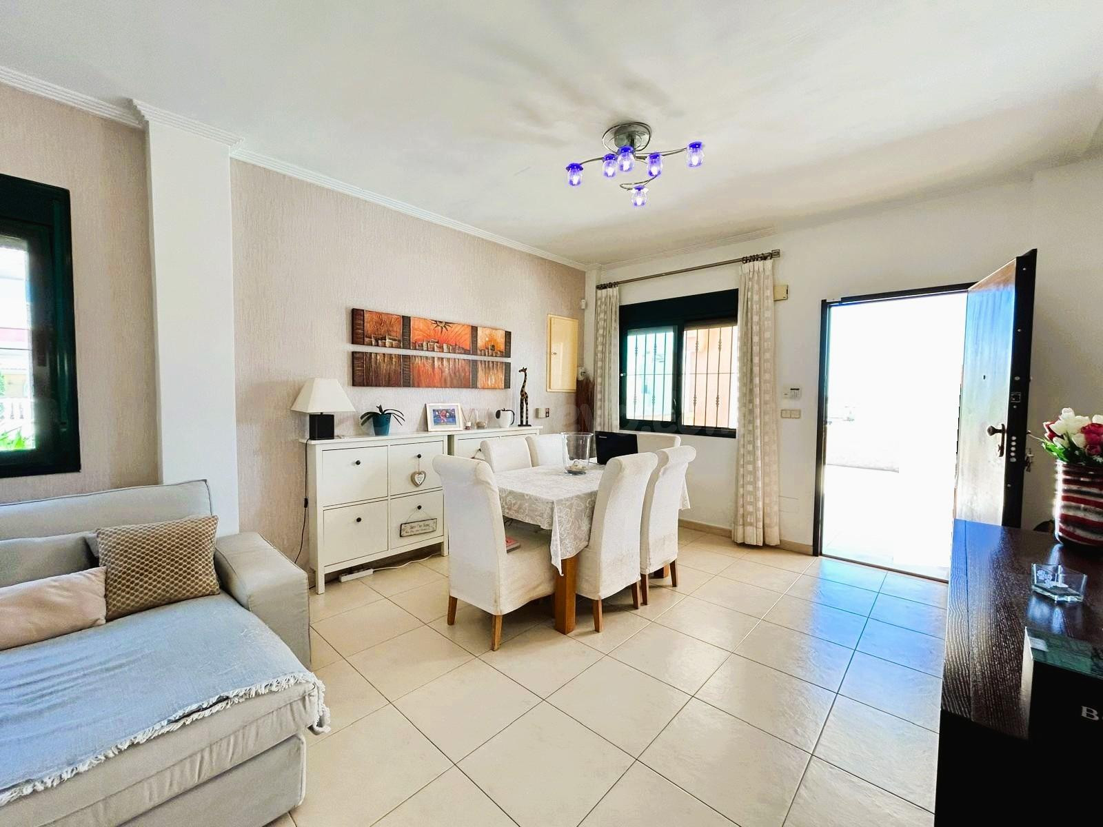 Villa independiente con piscina privada y vistas al lago en  - foto 3