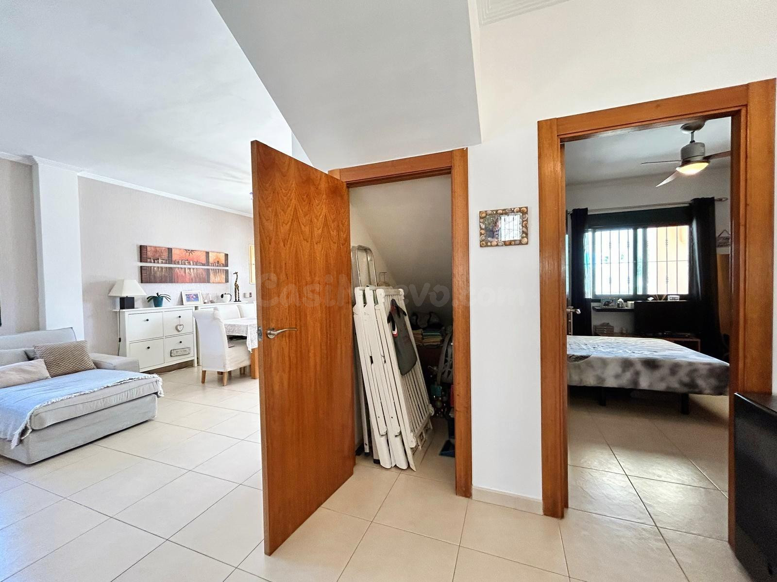 Villa independiente con piscina privada y vistas al lago en  - foto 5