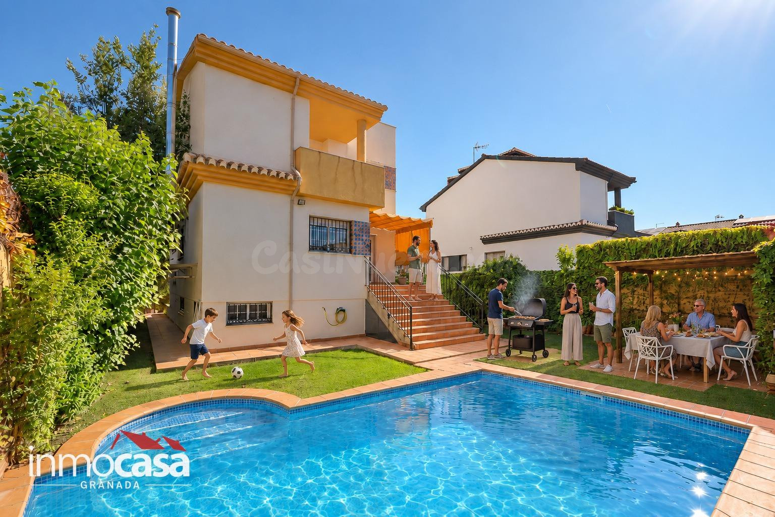 ESPECTACULAR CHALET EN URBANIZACION FONSECA!!