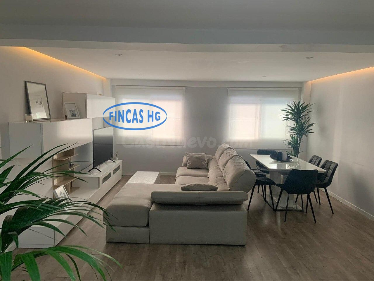 Estupenda vivienda con garaje totalmente reformada y decorad - foto 2