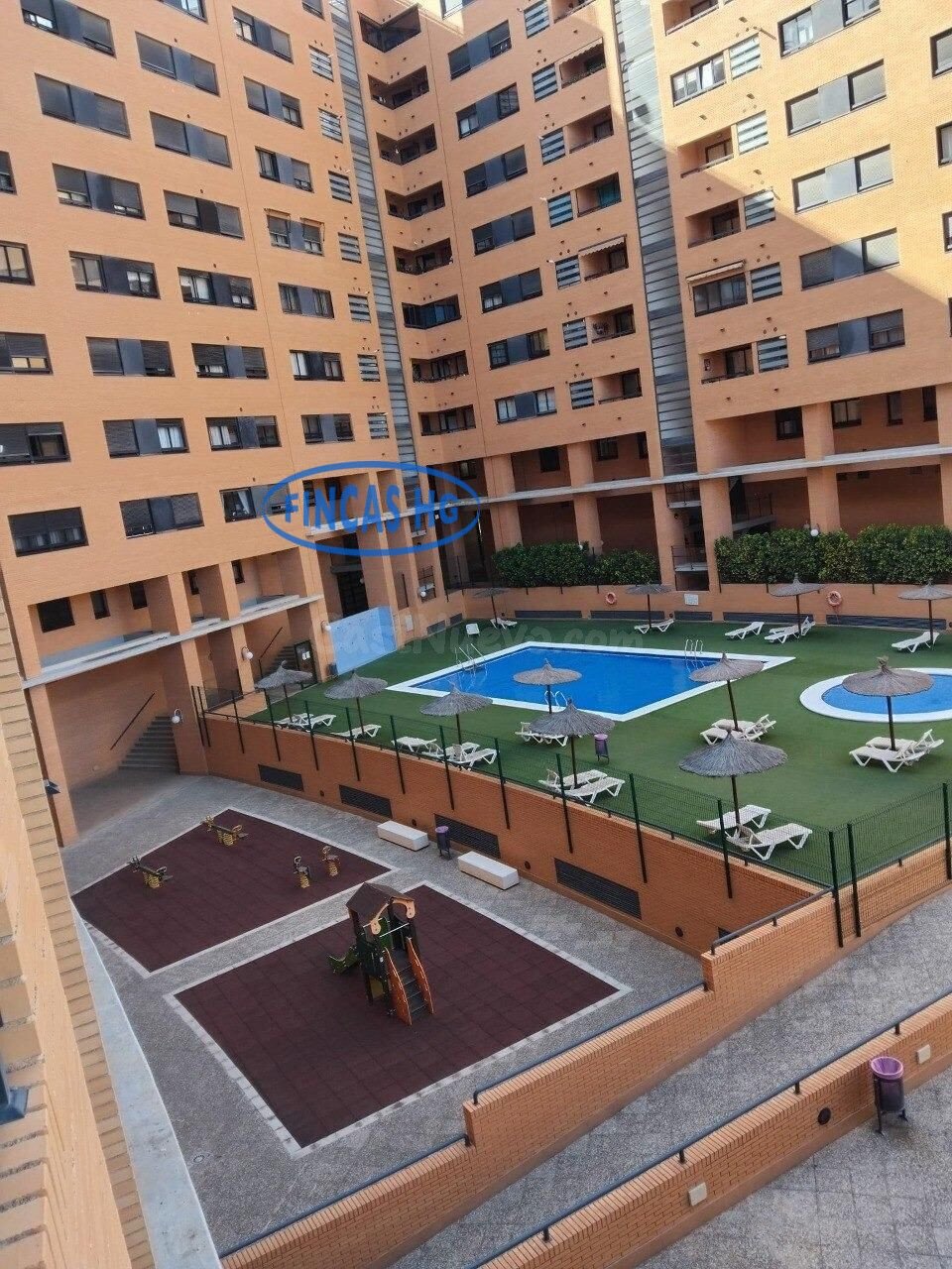 Vistahermosa- urbanización completa y plaza de garaje